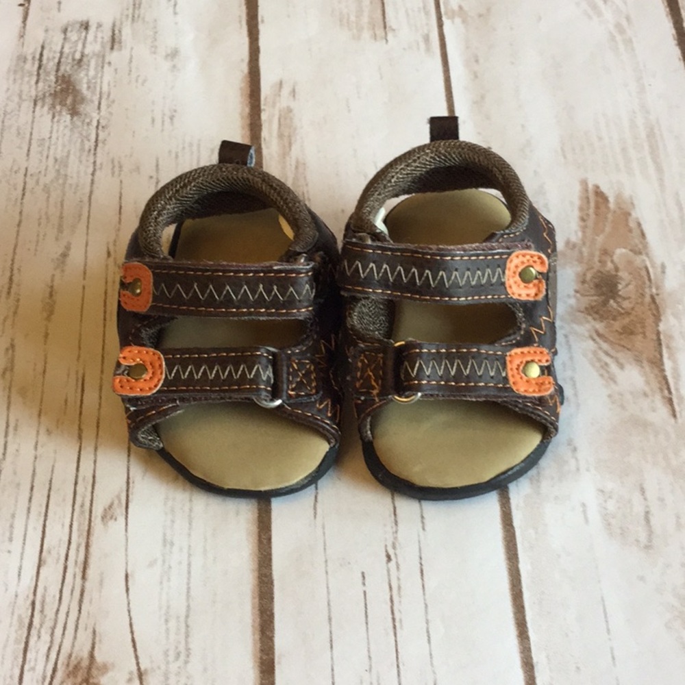 🎉 $6 or 2/$9 🎉 Infant sandals size 1..3-6 months